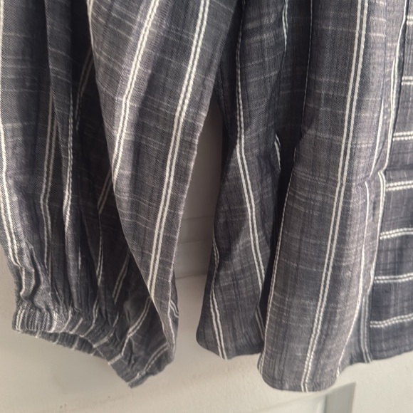 Torrid Charcoal Striped Lace-Up Top 2X - Picture 4 of 5